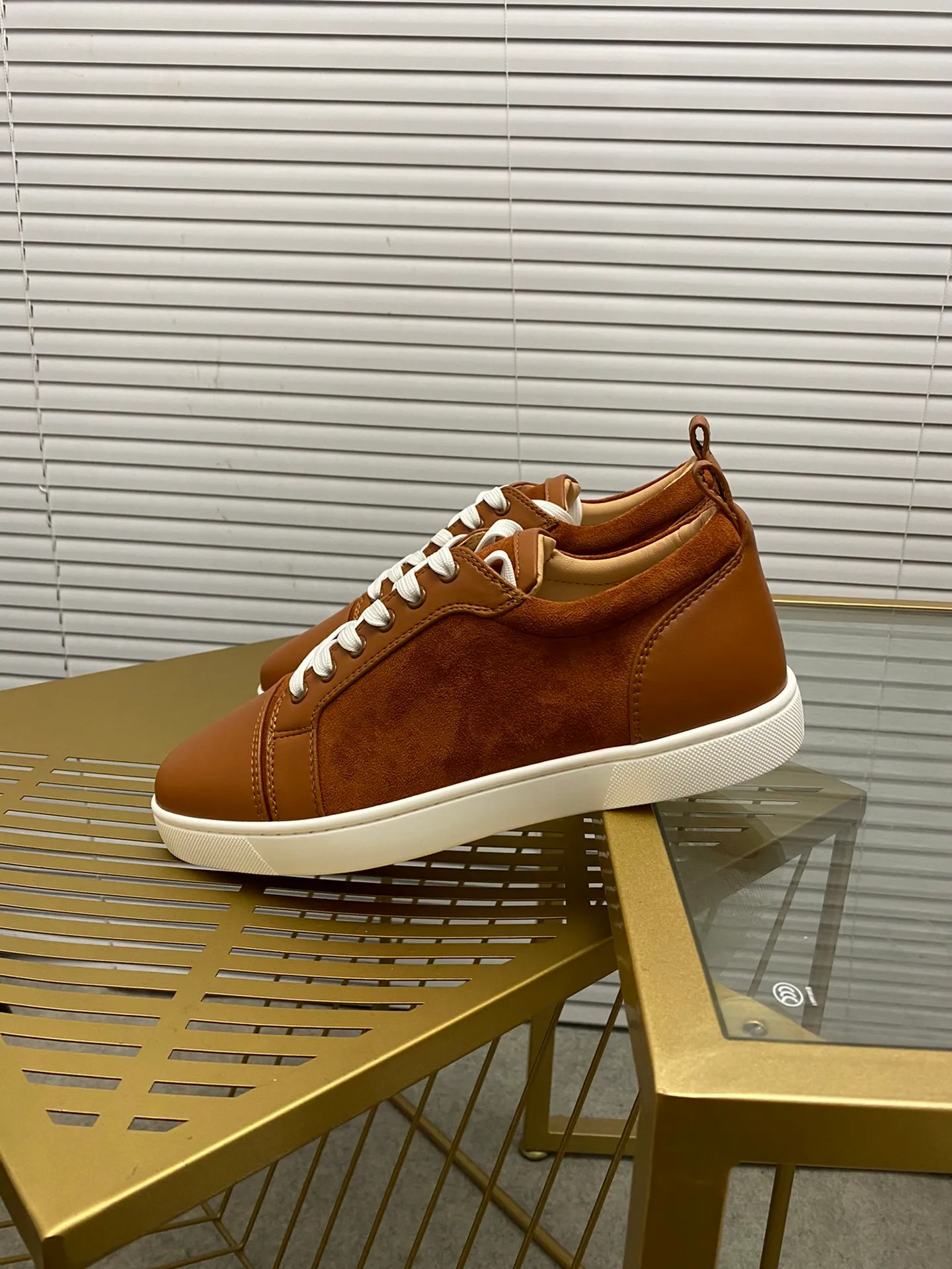 (Customized model) Ex-factory price is 480. christian louboutin (CL red sole shoes) counter series, casual sneakers for couples 📢 📢 📢 Exclusive hot style release 🎈🎈💪 Movable latex feet 👻 Finished outsole line [Proud] 😝Female 35-40# Male 38#-46, global supply😝 [Top version]: Original imported genuine leather upper, top original leather lining, original molded TPU outsole, original 1:1 detail processing, original shoe last,